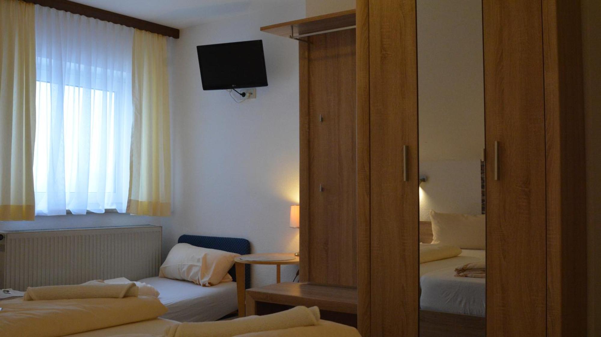 Hotel-Gasthof Zur Rose Weißenhorn Habitación foto