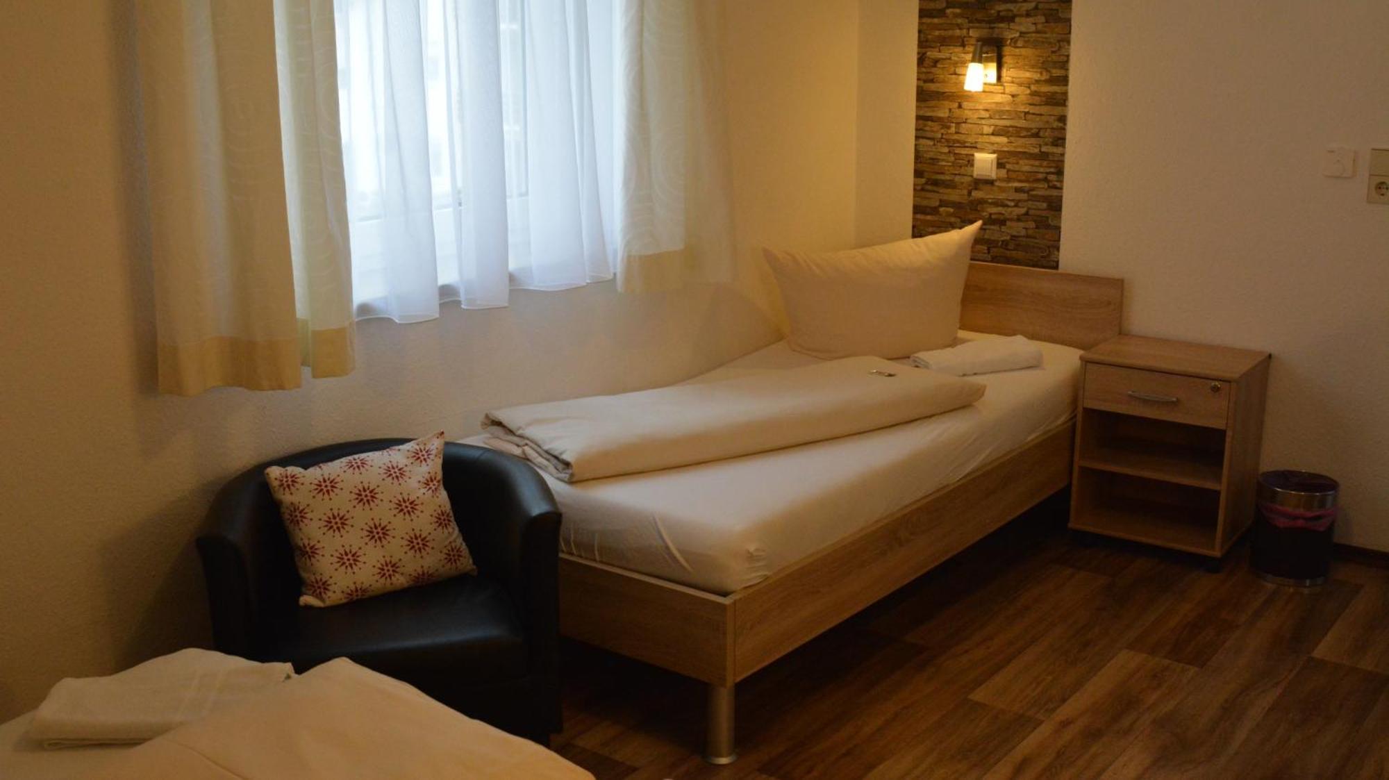 Hotel-Gasthof Zur Rose Weißenhorn Habitación foto
