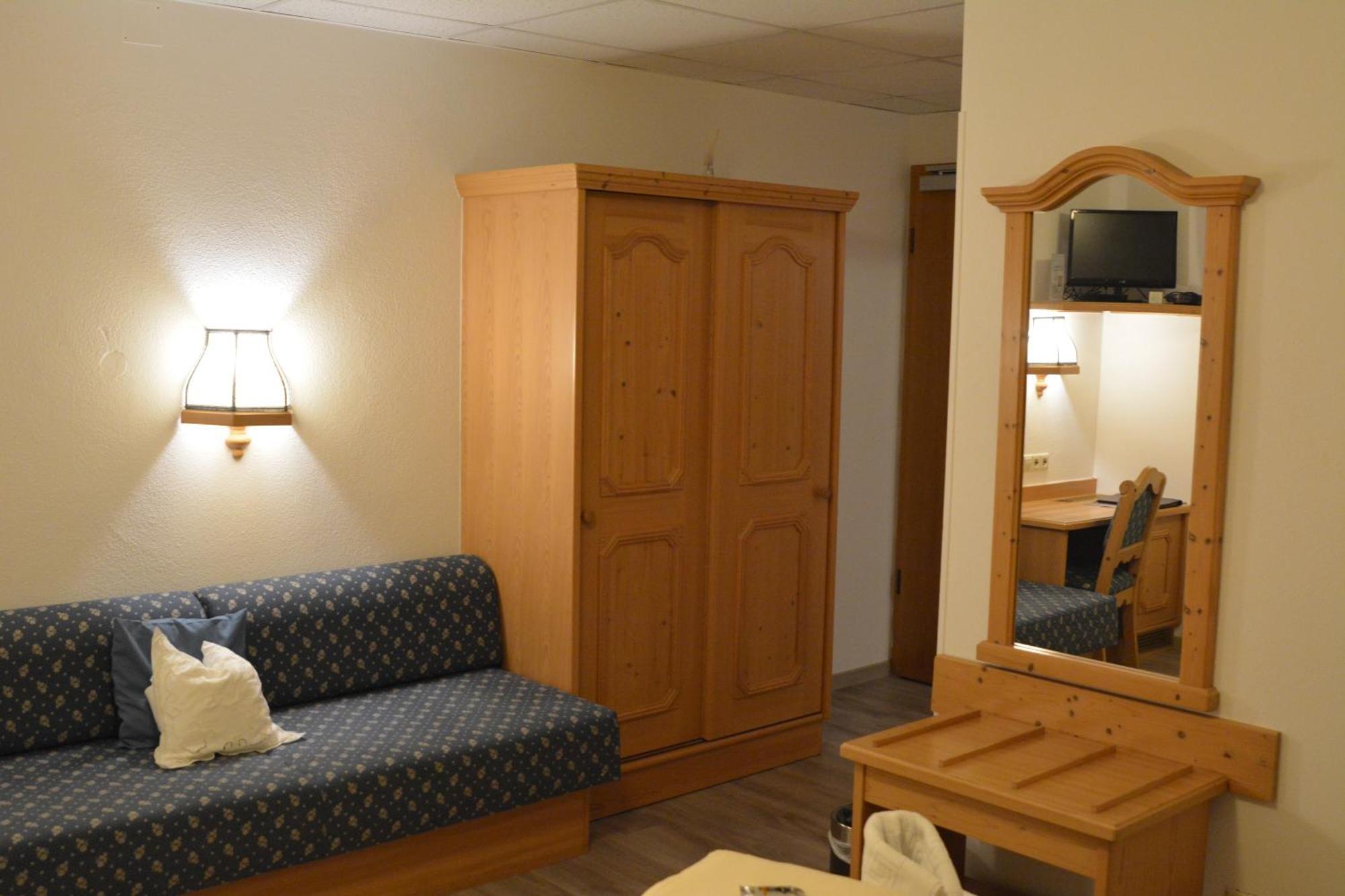 Hotel-Gasthof Zur Rose Weißenhorn Habitación foto