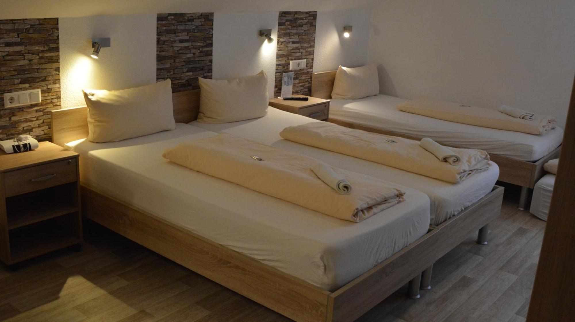 Hotel-Gasthof Zur Rose Weißenhorn Habitación foto