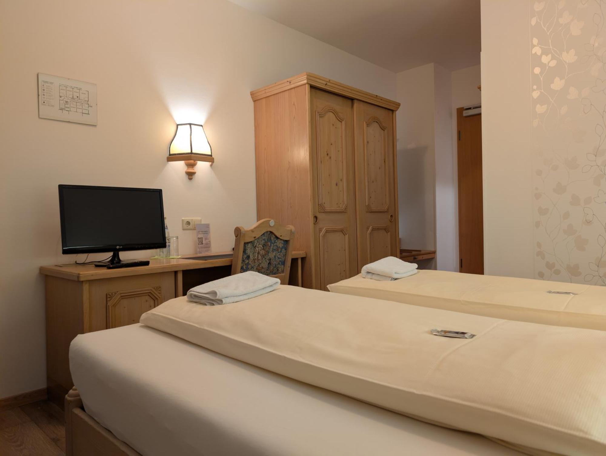 Hotel-Gasthof Zur Rose Weißenhorn Habitación foto